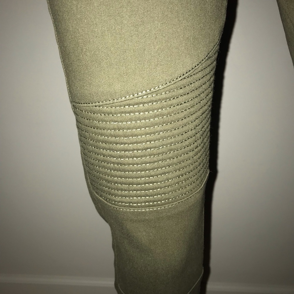 Sold - Picture 3 of 6